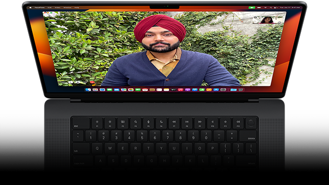 Kuvassa FaceTime-videopuhelu MacBook Prossa.